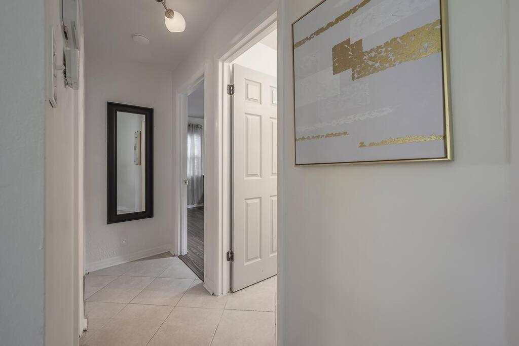 Golden Greek Getaway Chic House In Heart Of Tampa Villa Exterior photo